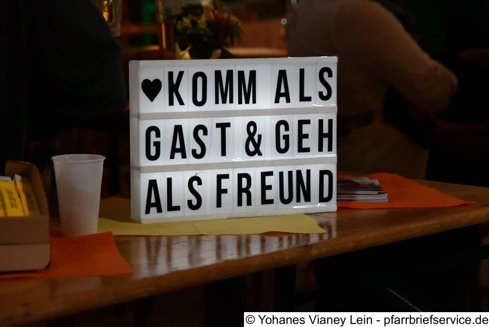 2025 7 komm als Gast geh als Freund